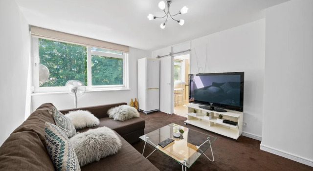 Gatewick Duplex Serviced Apartment, Varaa Huoneisto Asunnot kohteessa Merseyside, Huoneisto