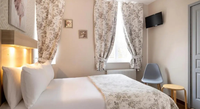Номер Comfort Hôtel de Lion sur Mer