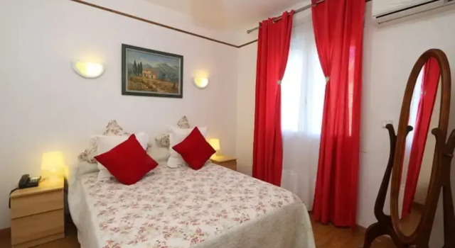 Hotel Eden, Забронировать Отель Мартиг Étang de Berre, рядом с Martigues Garden Beach