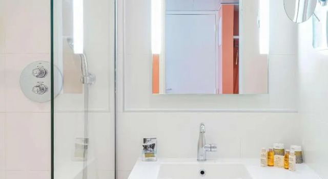Двухместный номер Standard с балконом Mercure Marseille Centre Prado Vélodrome