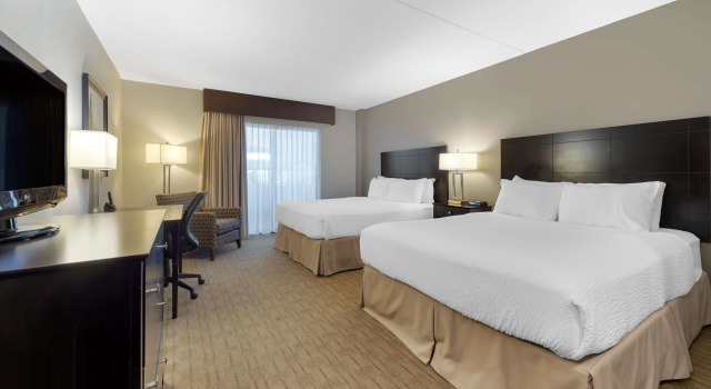 Четырёхместный номер Standard Best Western Pembroke Inn & Conference Centre