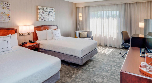 Четырёхместный номер Standard Courtyard by Marriot Cranbury South Brunswick