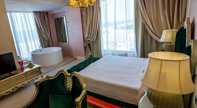 Апартаменты с видом на море Phoenicia Royal Hotel