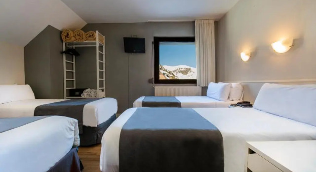 Четырёхместный номер Standard Hotel Camellot by Nexta