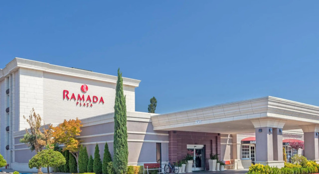 Holiday Inn Chico, Rezervați Hotel Chico California