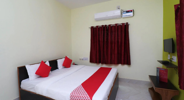 OYO Flagship 29602 Shine Inn, Prenota Hotel Hotel a Orissa con parcheggio, Parcheggio
