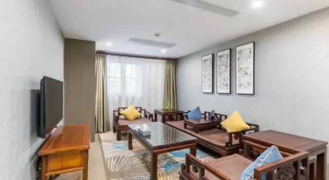 Люкс Deluxe Maison New Century Hotel