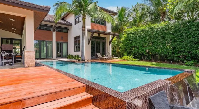 Villa Sabal, Varaa Villa Hotellit Miami Beach uima-altaalla, Uima-allas