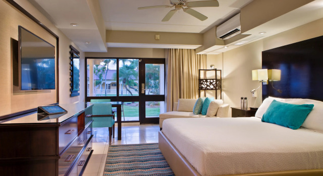 Bucuti & Tara Beach Resorts Aruba, Book Ferieresort Hoteller i Palm-Eagle Beach med morgenmad, nær Eagle Beach, Morgenmad