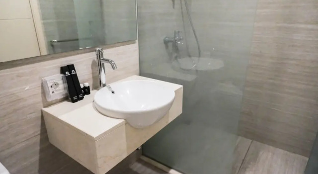 Spacious And Elegant 3Br Apartment At La Riz Supermall Mansion