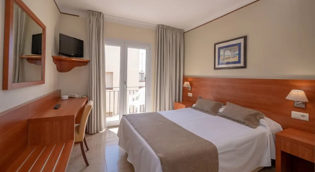 Двухместный номер Standard с балконом Hostal Gallet