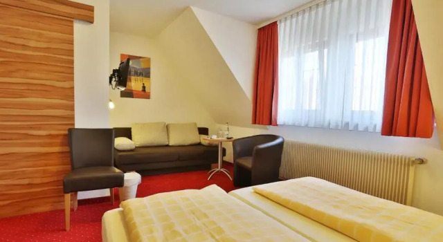 Трёхместный номер Comfort Hotel KRONE Garni
