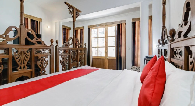 OYO 35498 Shimla British Resort, Забронировать Курортный отель Отели Шимлы с парковкой, рядом с Улица Молл-роуд, Парковка