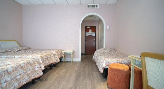Четырёхместный номер Standard Hotel Busby