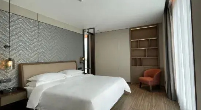 Люкс с красивым видом из окна Vienna International Hotel (Baicheng Branch)