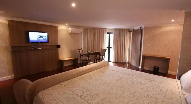 Люкс с балконом Taiwan Hotel