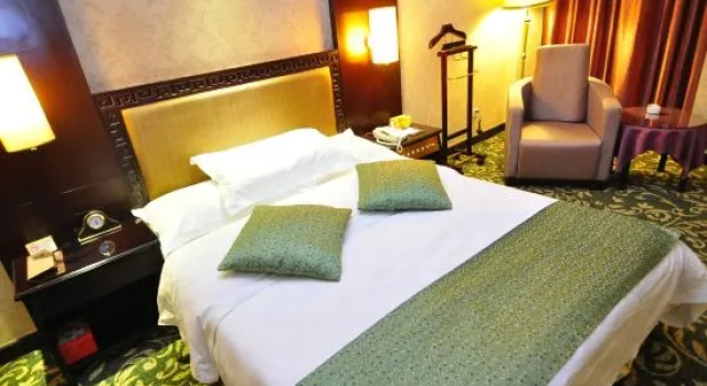 Двухместный номер Superior Economic Trade Hotel