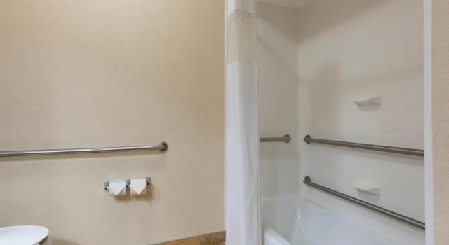 Номер Standard Hampton Inn Kent/Akron Area