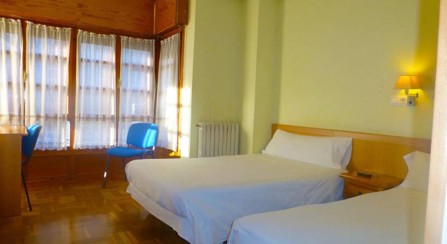 Hostal Romero, Book Hotel Billige hoteller i Oviedo