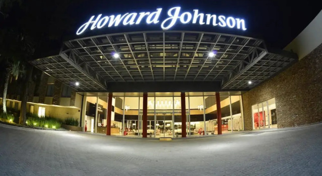 Howard Johnson Resort Spa and Convention Center Lujan, Забронировать Курортный отель Лухан провинция Буэнос-Айрес
