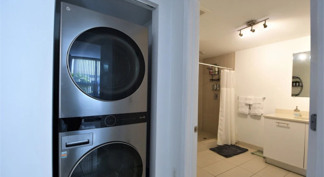 Апартаменты Comfort Lovely apt in the heart Midtown