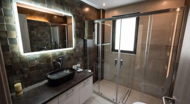 Семейный люкс с 2 комнатами с видом на море Serenity Suites Sea View 4
