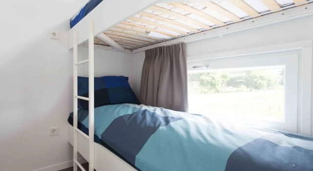 Modern chalet with dishwasher, only 18 km. from Rotterdam, 预订 小木屋 艾瑟尔河畔尼沃凯尔克 南荷兰省