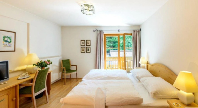 Hotel im Wald Hammerschmiede, Забронировать Отель Отели Района Флахгау с завтраком, Завтраки