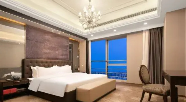 Люкс Presidential Madison Hotel Shijiazhuang Wanlimiao LeTai Center