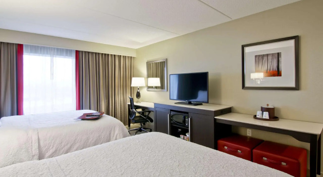 Четырёхместный номер Standard Hampton Inn & Suites by Hilton Toronto Markham