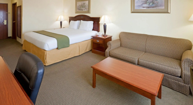Двухместный номер Standard Holiday Inn Express & Suites Lake Worth by IHG