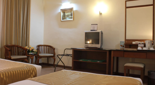 Hotel Putra Kuala Lumpur, Забронировать Отель Отели Куала-Лумпура 3 звезды, рядом с Озерный парк Титивангса, 3*