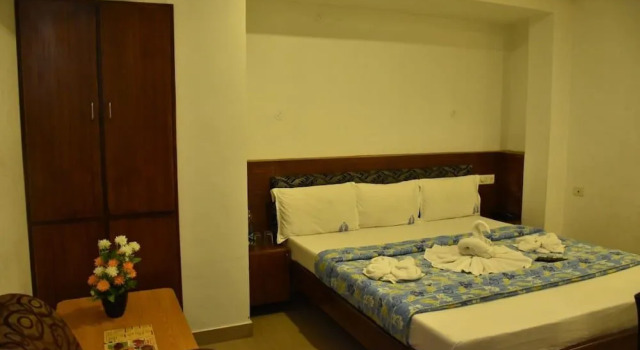 Hotel Palacial Pondi, Забронировать Отель Отели штата Тамилнада 3 звезды, 3*