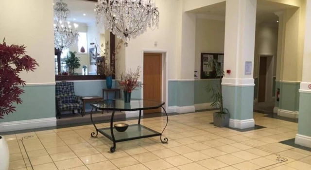 3-bed Apartment 5 Mins Walk to Boscombe Beach