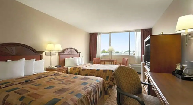 Номер Deluxe Days Inn by Wyndham Sidney OH