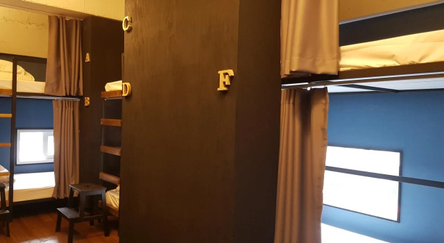 Travel Light Hostel