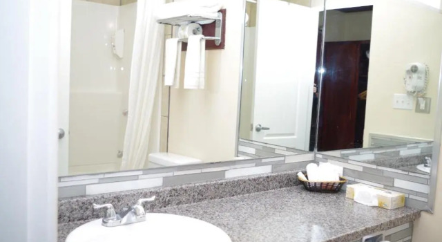 Люкс Causeway Bay Hotel Sparwood