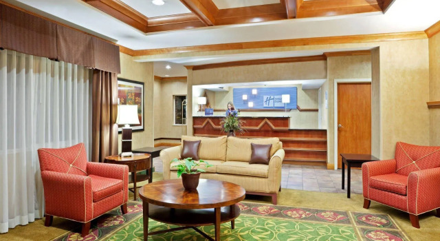 Holiday Inn Express Medford, Rezerwuj Hotel Medford 