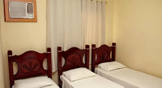 JF Hotel, Забронировать Отель Отели Рибейран-Прету с парковкой, рядом с Ресторан Pinguim Beerhouse, Парковка