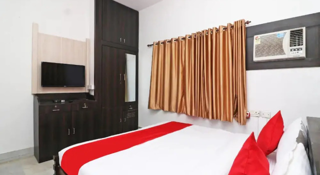 Трёхместный номер Deluxe с балконом и с видом на город Goroomgo Manurama Ruby Kolkata