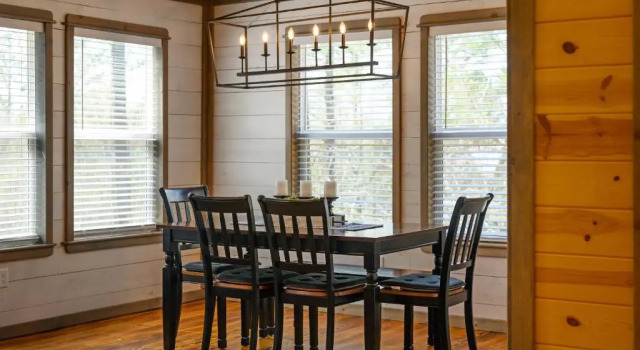 5 Star The Hidden Gem Farmhouse Romantic get away w EV connection
