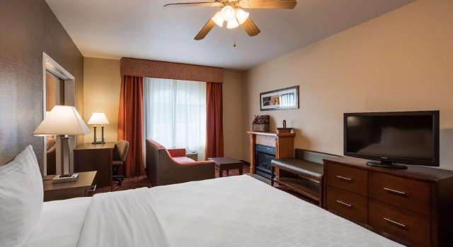 Шестиместный люкс с 2 комнатами Best Western Plus Ruidoso Inn