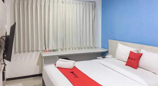 Suite RedDoorz Plus @ Panorama Villas Batu