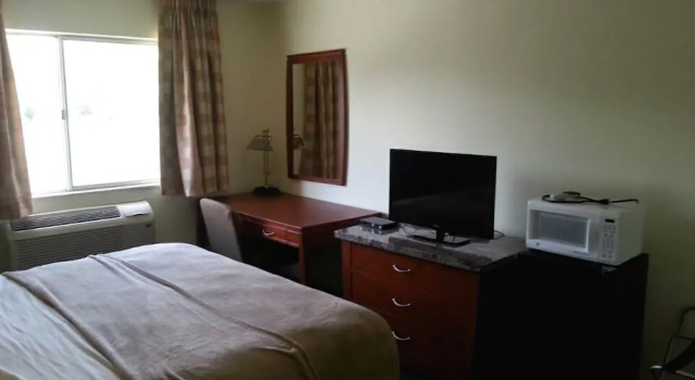 Riverwalk Inn & Suites, Buchen Sie Hotel Fort Atkinson Wisconsin