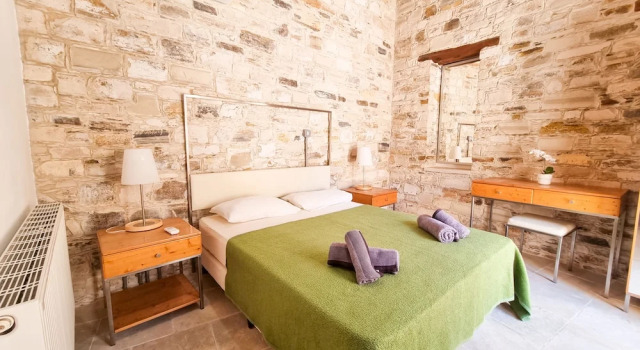Traditional Village Pool Apartment, Rezervovat Apartmán Levné hotely v Skarinou