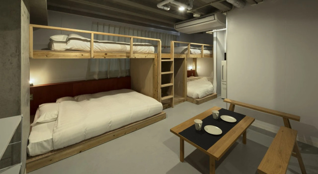 Common de - Hostel & Bar