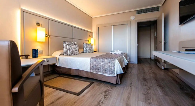 Двухместный номер с видом на бассейн Spring Arona Gran Hotel