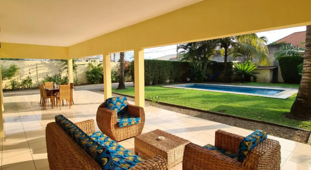 Sompteuse villa avec piscine à 5 min de la plage, Book Villa Hoteller i Pointe-Noire med pool, Swimmingpool