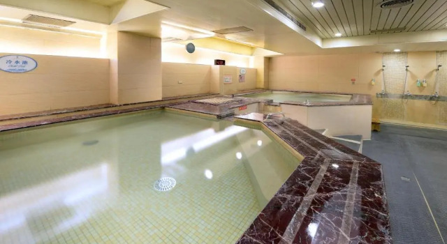 Четырёхместный номер Classic Le Midi Hotel Chitou