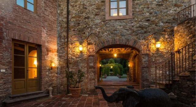 Elegant Tuscan Village Luxury Residence up to 24 Guests-borgo Bernardo